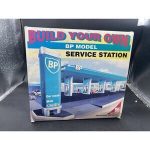 BP Model Build Your Own Service Station 1995 Edition New in Open Box